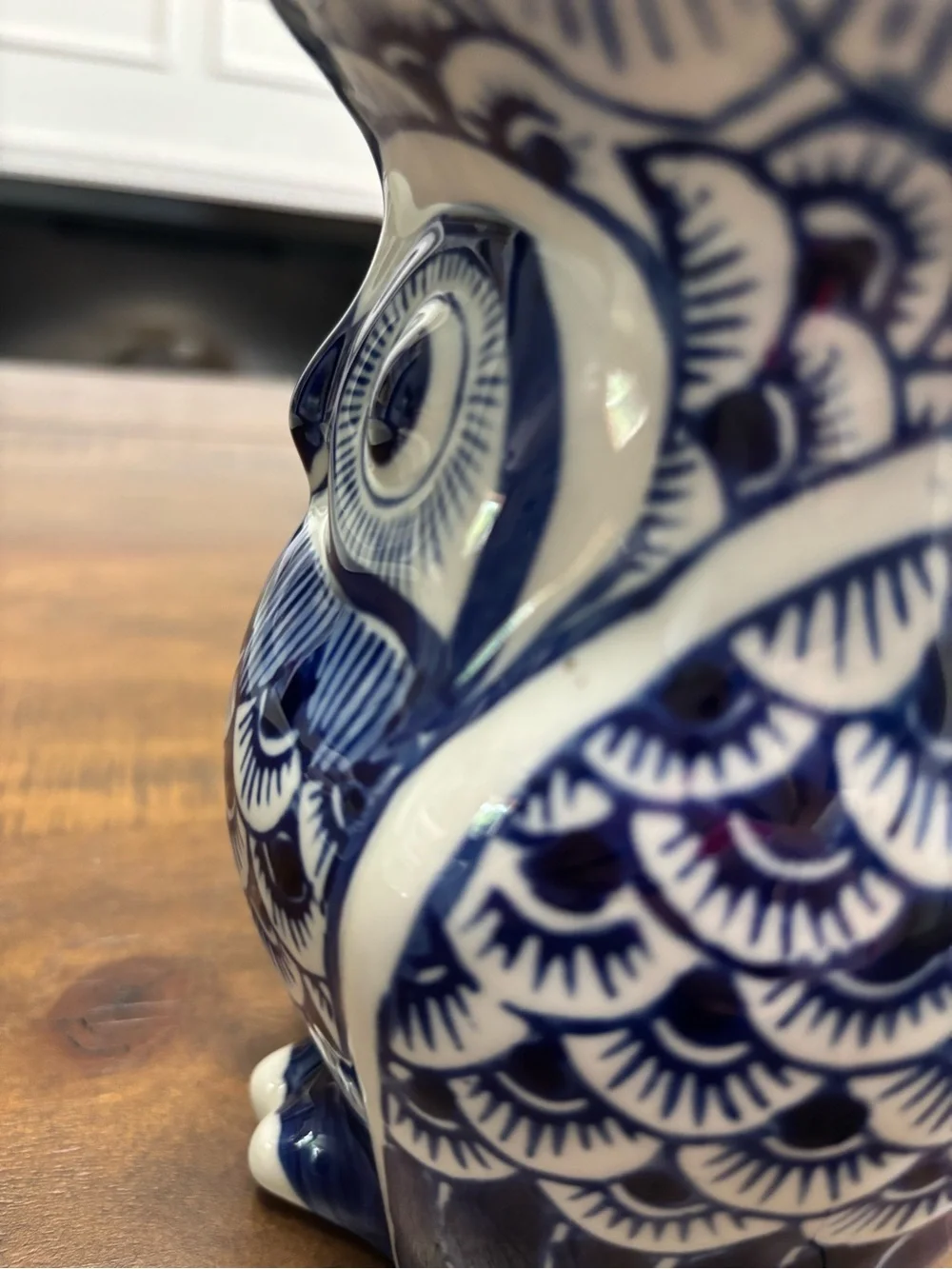 Blue and white porcelain owl plant stand